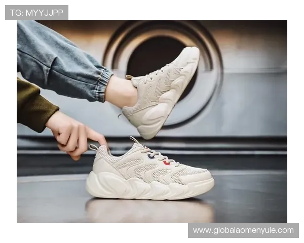 回力官网旗舰店提供详细的尺码指南，帮助你轻松选购合适的运动鞋和休闲鞋